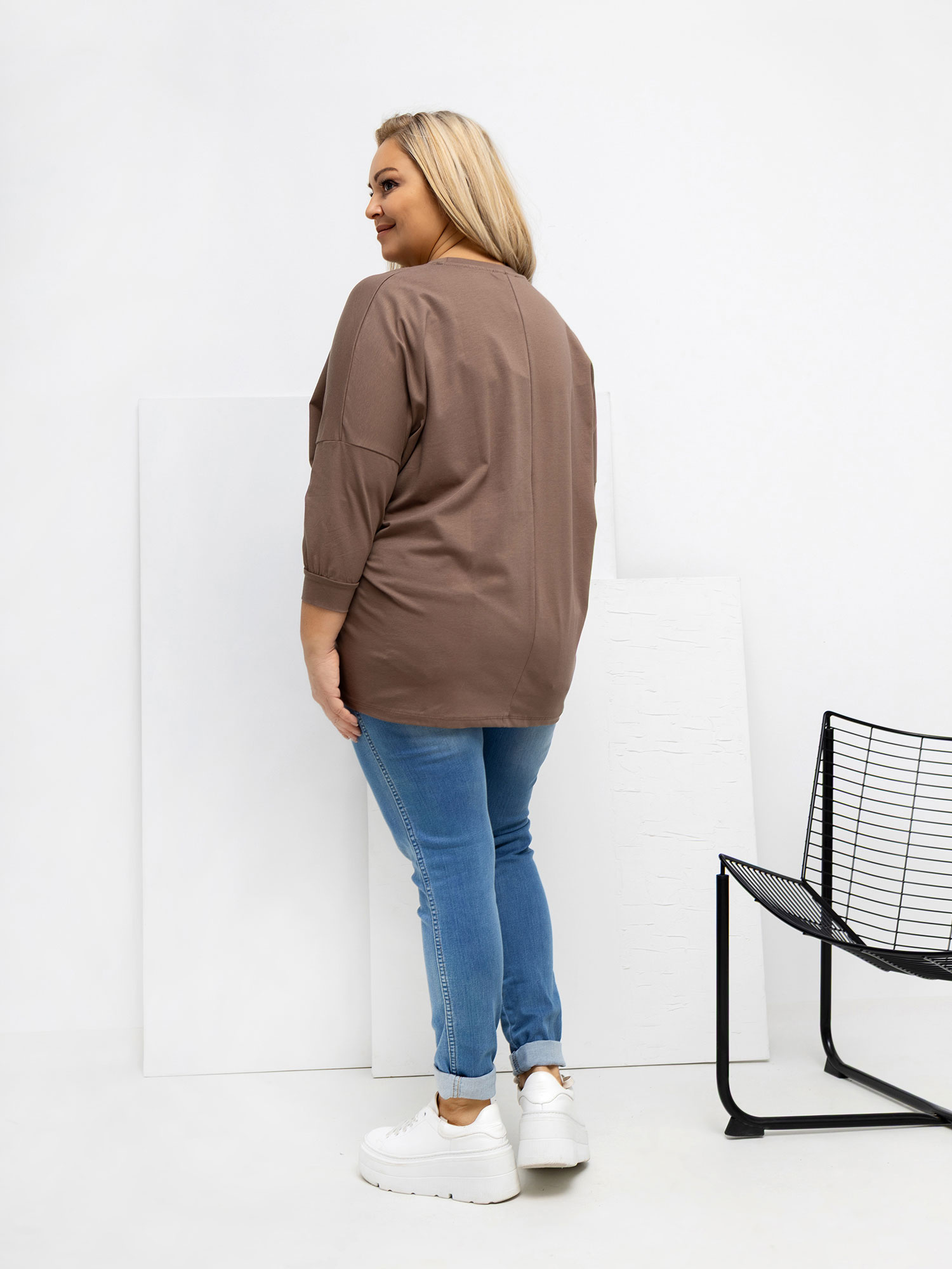 Tmavě béžová bavlněná blůza plus size.