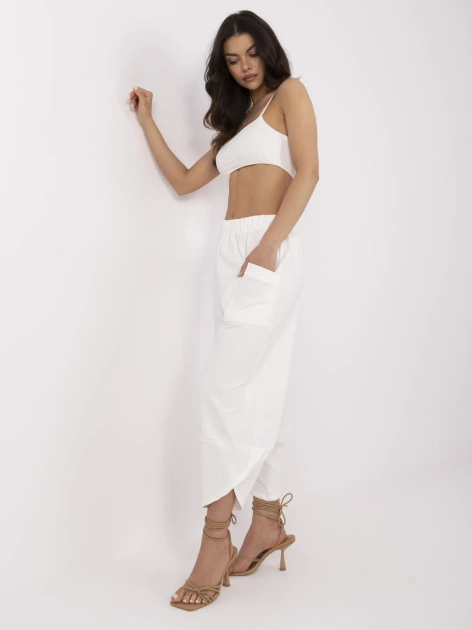 Ecru dresowe spodnie basic typu alladynki