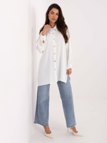 Biała długa koszula z ozdobnymi guzikami