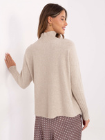Jasnobeżowy sweter oversize z golfem RUE PARIS