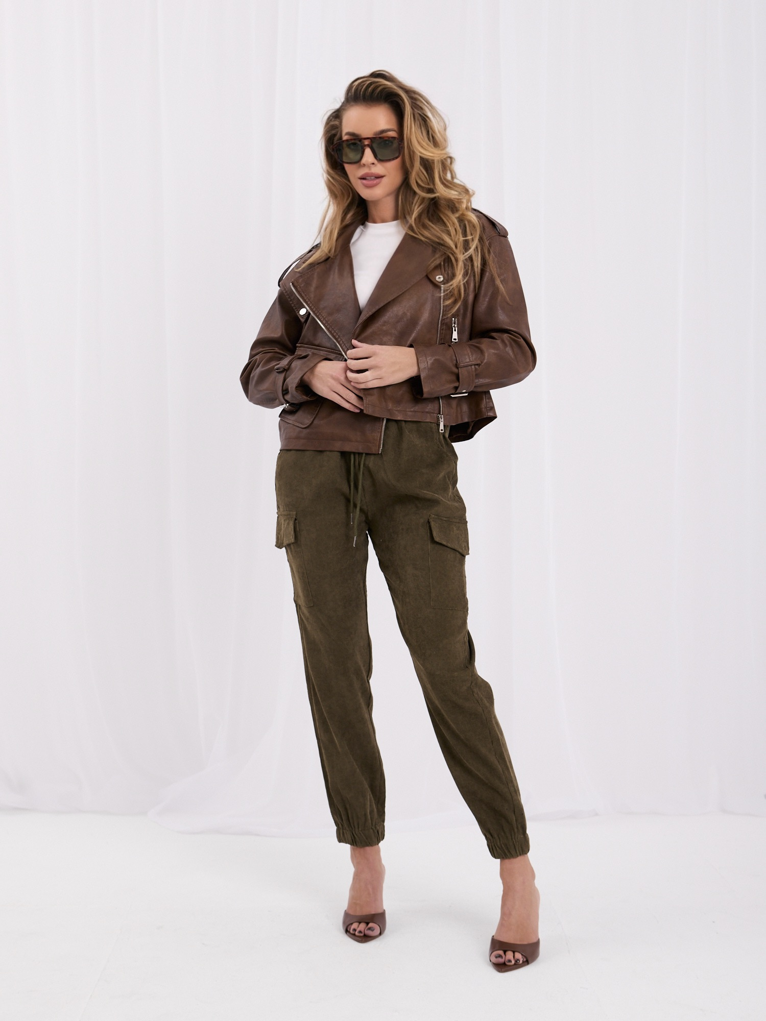 Khaki damskie spodnie typu bojówki ze sztruksu