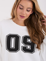 Ecru oversized mikina bez kapuce.