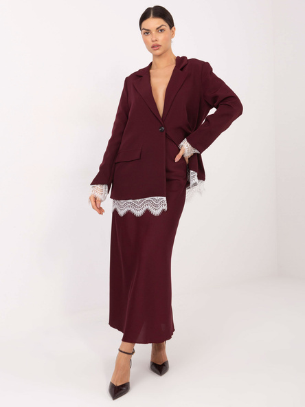 Burgundowa damska marynarka z białą koronką  