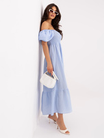 Jasnoniebieska rozkloszowana sukienka na lato