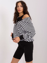 Hurt Black-and-white three-piece casual set.