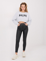 Jasnoszara krótka bluza z napisem Malibu