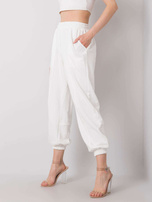 Białe spodnie dresowe June