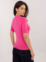 Ciemnoróżowy sweter z guzikami na rękawach