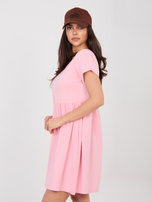 Pastelowa różowa letnia sukienka z krótkim rękawem RUE PARIS  