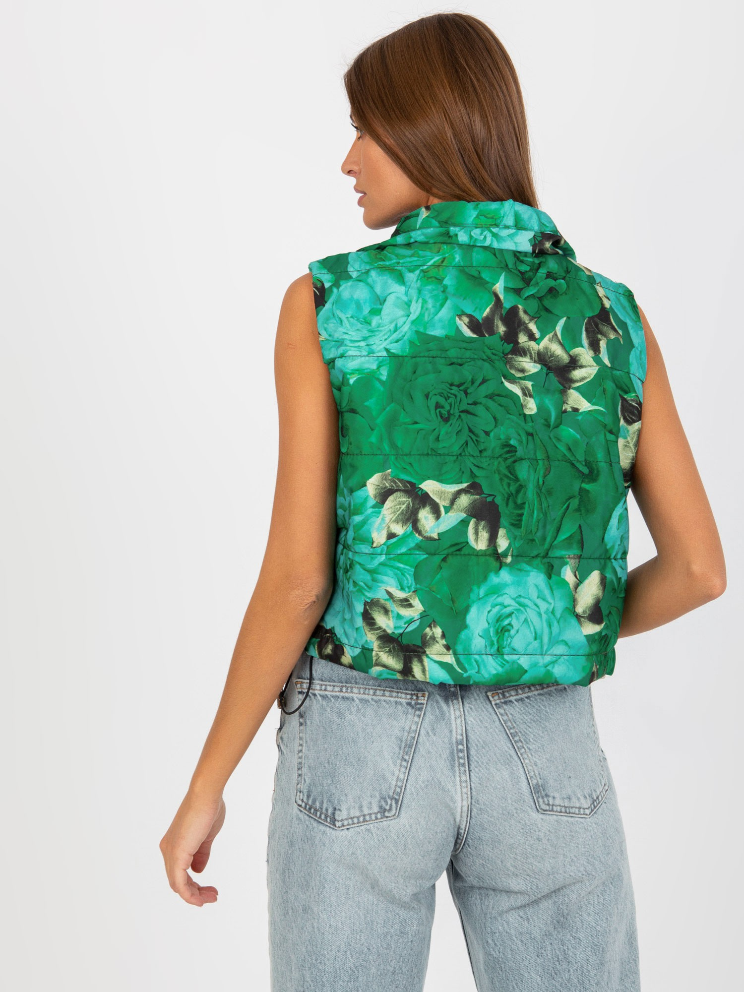 Žalios didmeninės prekybos gėlėta trumpa liemenė su pūkavimu