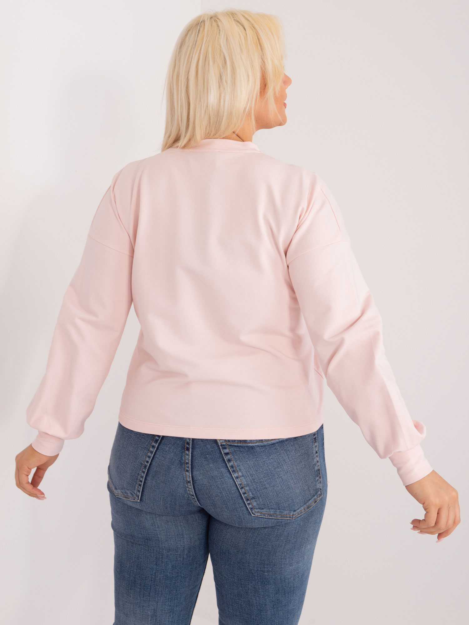 Šviesiai rožinė plus size bliuzono Florentia.