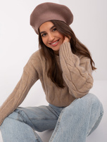 Hurtownia Ciemnobeżowy jednokolorowy beret damski 