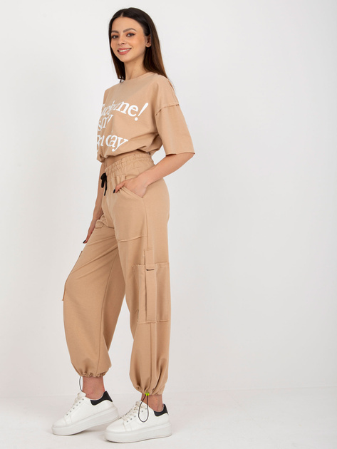 Hurt Camelowy damski komplet dresowy ze ściągaczami