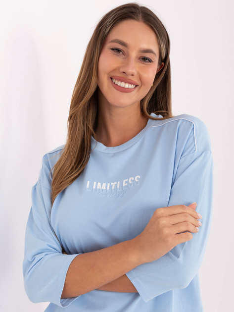 Jasnoniebieska casualowa bluzka z rękawem 3/4