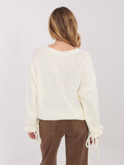 Ecru sweter oversize z okrągłym dekoltem