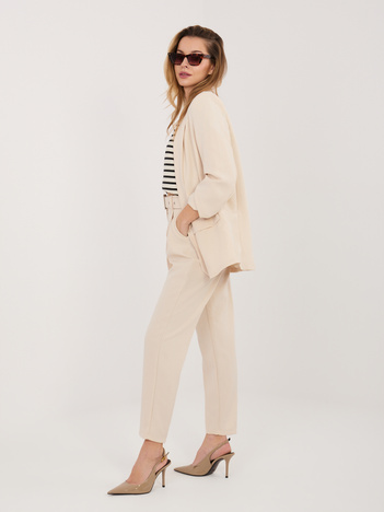 Beżowy garnitur ze spodniami typu cygaretki RUE PARIS