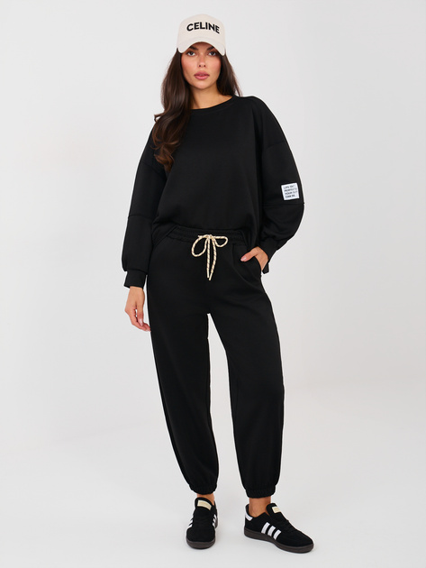 Czarny dresowy komplet z miękkiego materiału