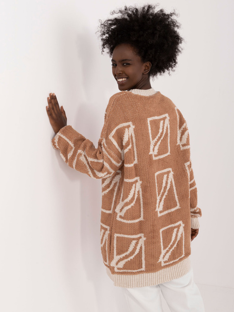 Hurt Camelowy sweter oversize z printami