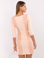 Hurtownia Brzoskwiniowa ołówkowa sukienka koktajlowa