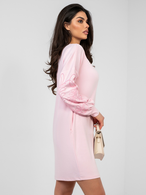 Pastelowa różowa dresowa sukienka z haftem RUE PARIS