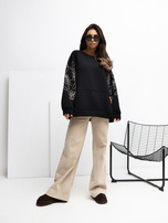 Czarna damska bluza kangurka z haftem RUE PARIS 