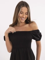 Czarna letnia sukienka z krótkim rękawem