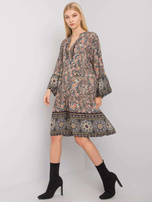Khaki sukienka we wzory z falbaną Claremont OCH BELLA