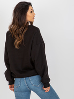 Hurt Czarna dresowa bluza bez kaptura z naszywką 