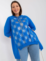Ciemnoniebieska luźna bluzka plus size z aplikacją