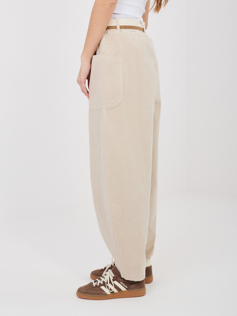 Jasnobeżowe sztruksowe spodnie carrot RUE PARIS