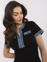 Czarna dopasowana bluzka z jeansowymi wstawkami