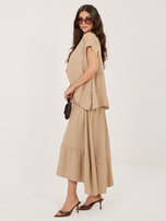 Camelowa rozkloszowana spódnica na lato