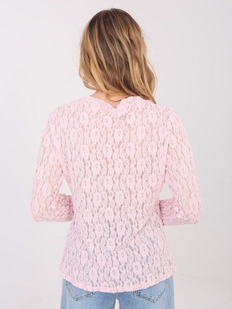 Jasnoróżowa koronkowa bluzka z dekoltem w łódkę