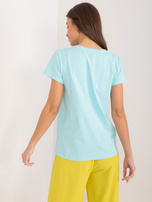 Hurt Miętowy t-shirt z kwiatową aplikacją BASIC FEEL GOOD