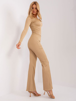 Hurt Camelowy prążkowany komplet casualowy