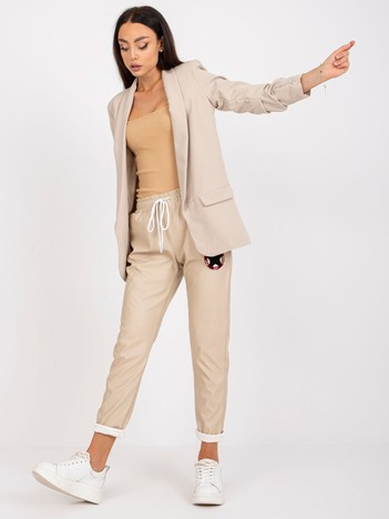 Jasnobeżowa damska marynarka z rękawem 3/4 Adela