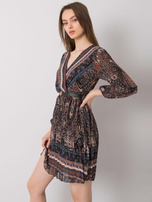 Czarna sukienka plisowana we wzory Carmona