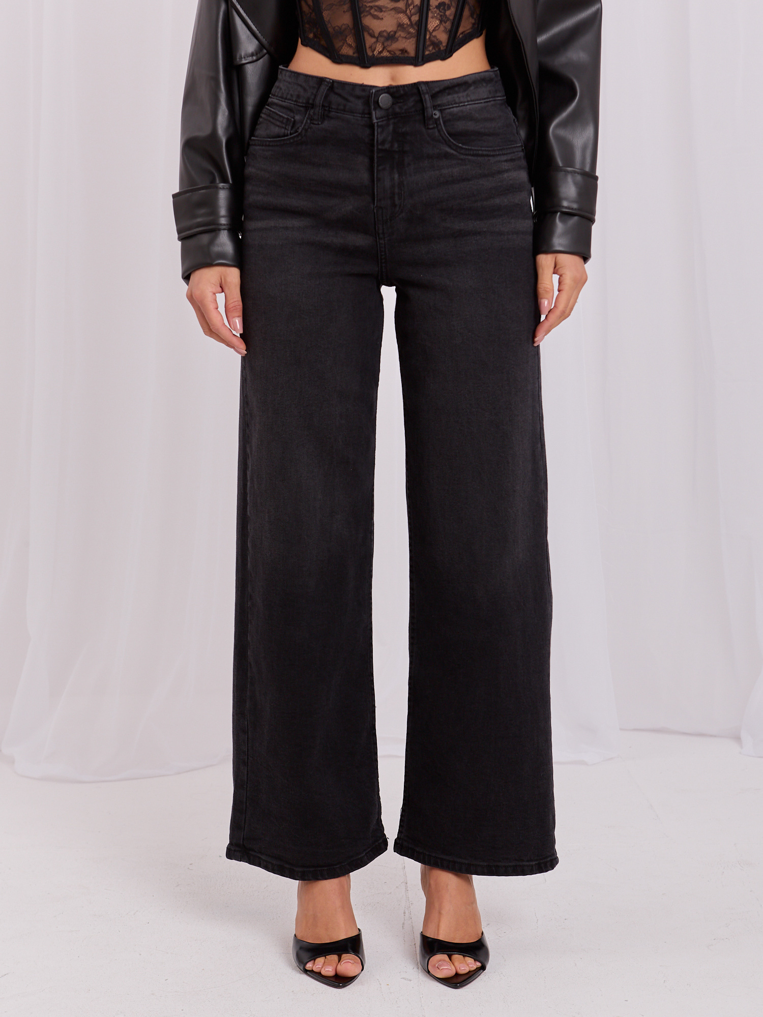 Schwarze Damenjeans mit weitem Bein SUBLEVEL.