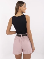 Brudnoróżowe spódnico-spodenki z brązowym paskiem