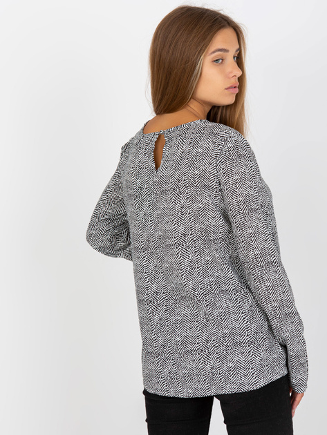 Hurtownia Czarna wiskozowa bluzka z nadrukiem