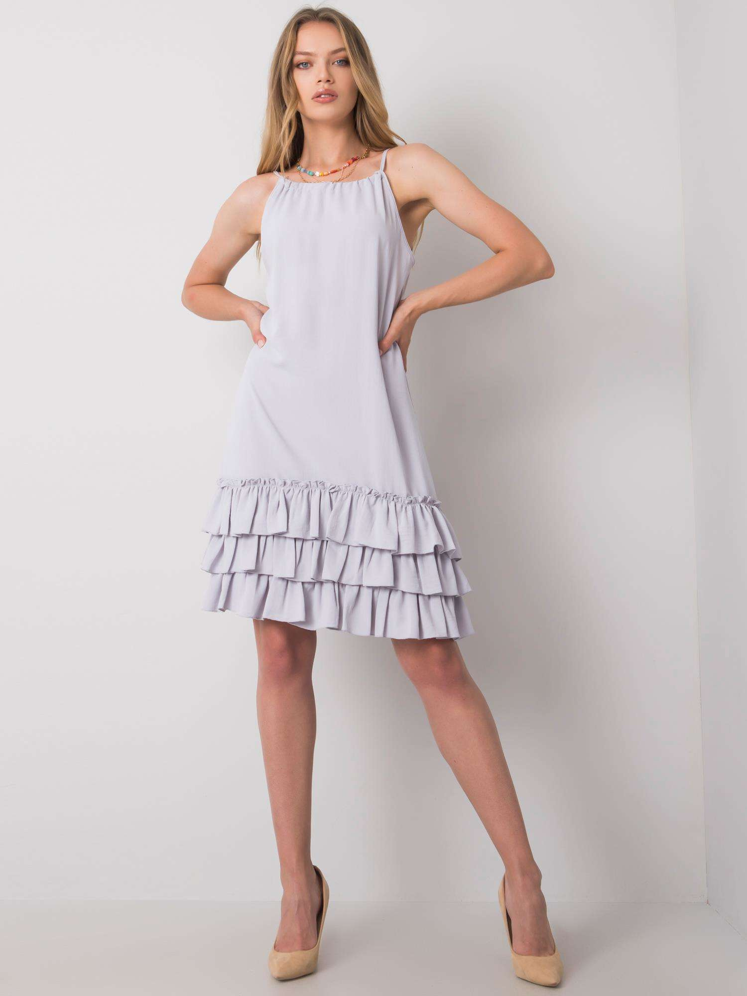 Helles graues Kleid mit Rüsche Routh RUE PARIS.