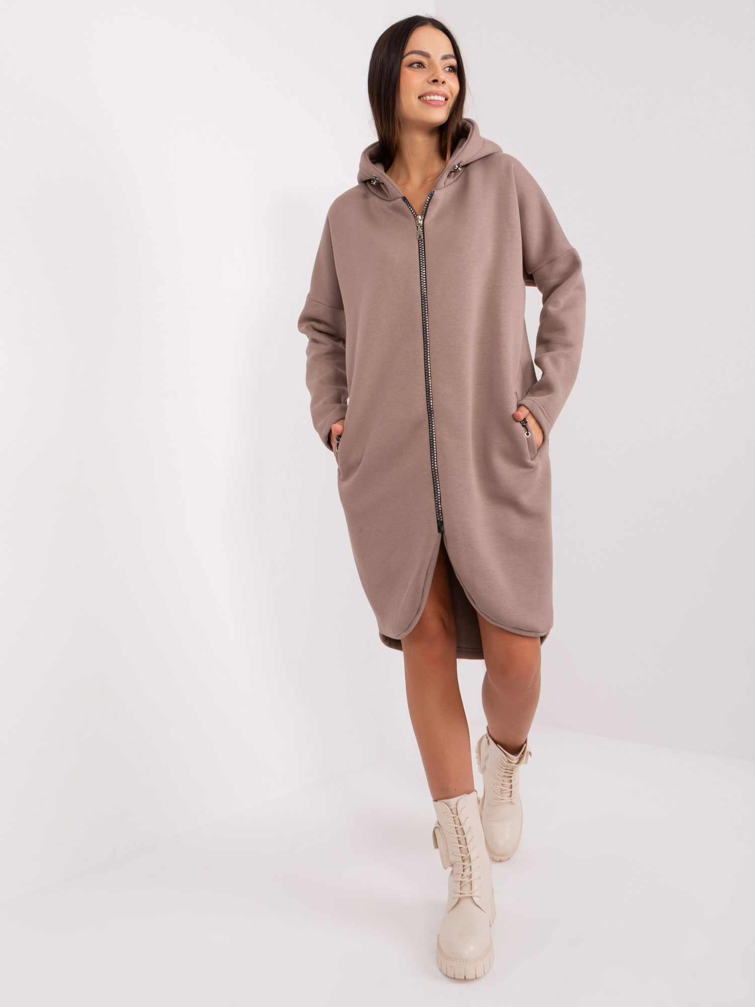 Ciemnobeżowa bluza basic z kapturem Tina RUE PARIS
