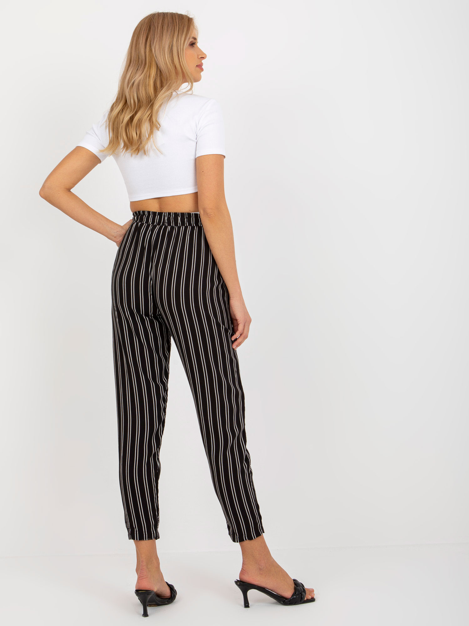 Hurt Schwarze Sommerhose aus gestreiftem Material SUBLEVEL.