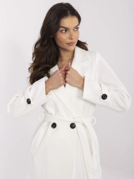 Ecru damski płaszcz z wiązanym paskiem