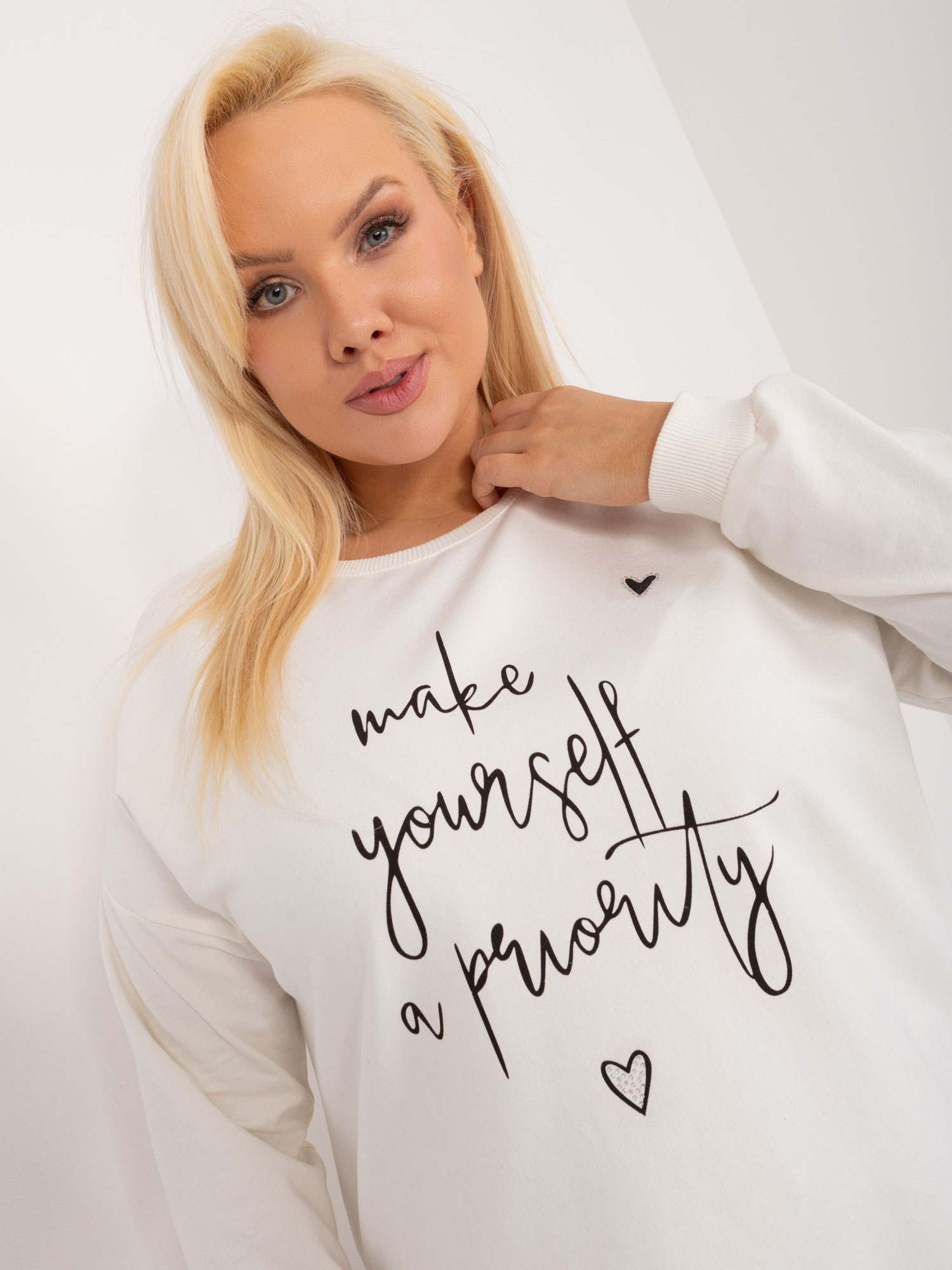 Hurtownia Ecru bluzka plus size z długim rękawem 