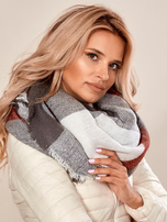 Bordowy szal z dzianiny