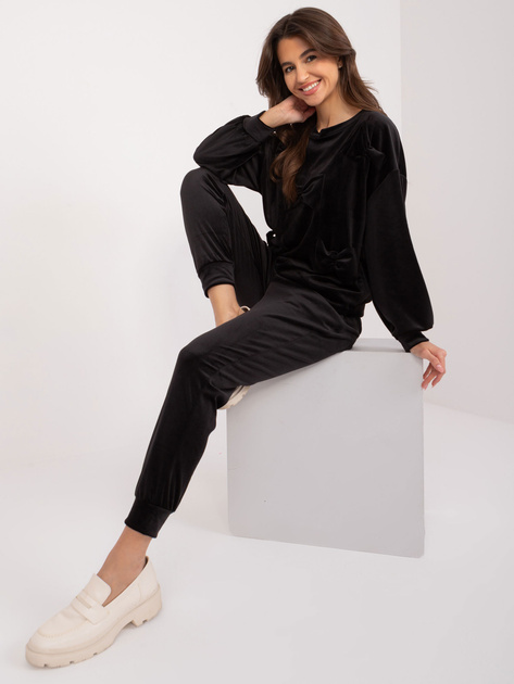 Hurtownia Czarny dwuczęściowy komplet z weluru