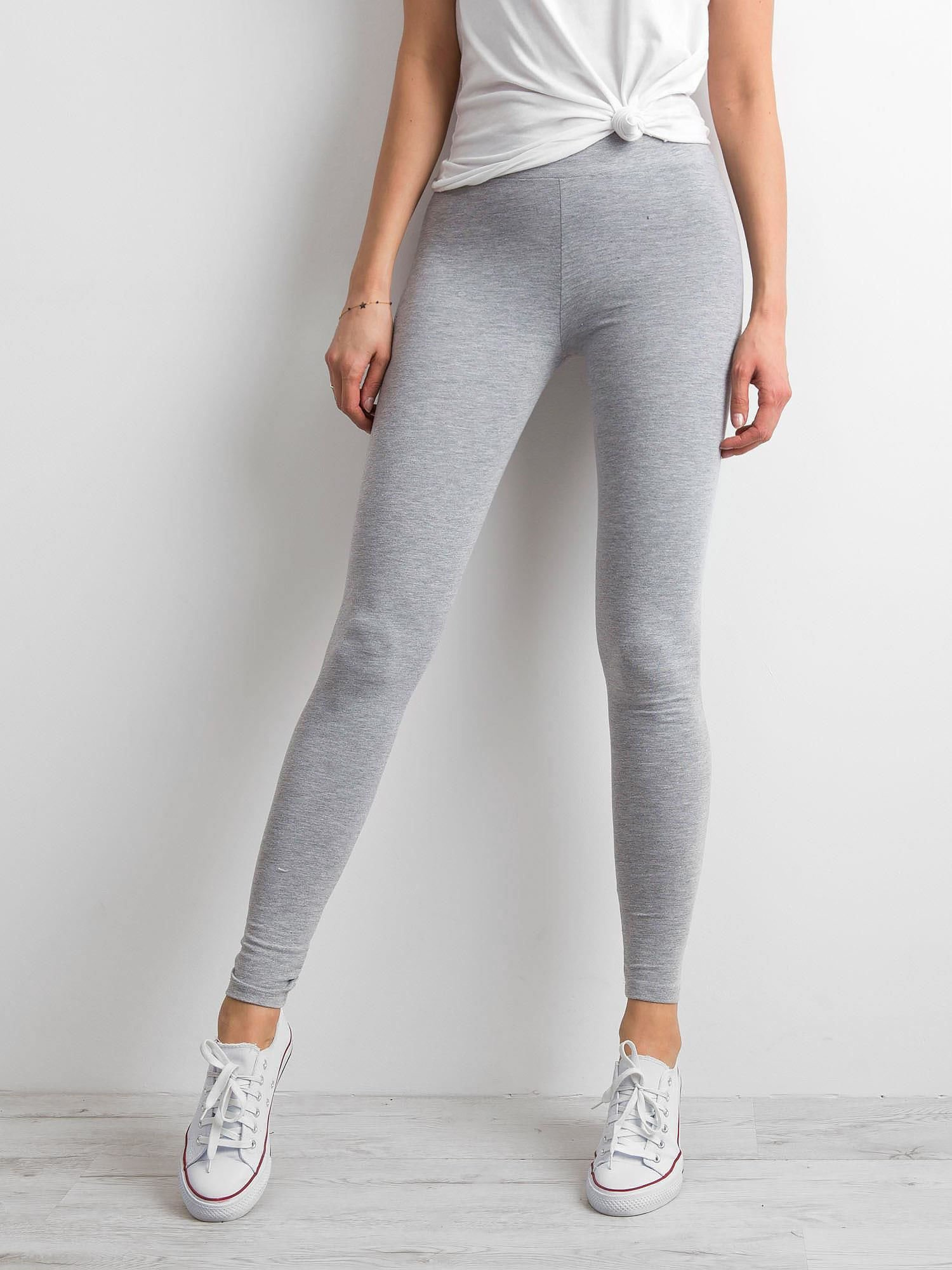 Pilkos Basic legginsai.