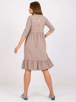 Ciemnobeżowa sukienka bawełniana z falbaną Surrey RUE PARIS