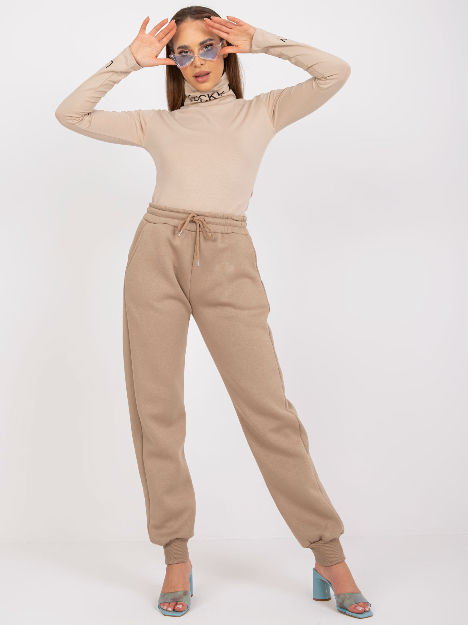 Ciemnobeżowe damskie spodnie dresowe high waist Julia 